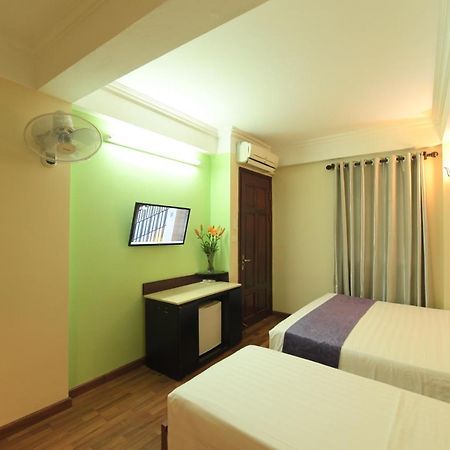 Holiday Lakeview Hotel Hanoi Luaran gambar