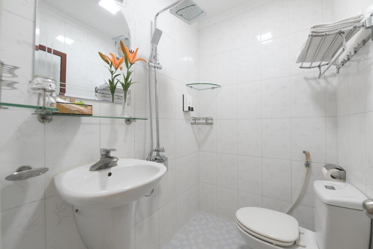 Holiday Lakeview Hotel Hanoi Luaran gambar